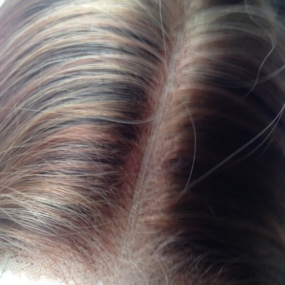 Invisible knots - Reddish Brown Tiny Knots Synthetic Wig - Picture 6 of 8